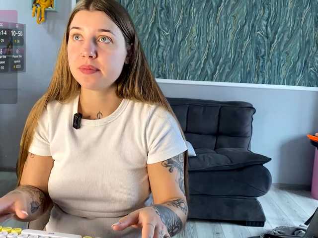 Naughty-Mailey live cam on BongaCams