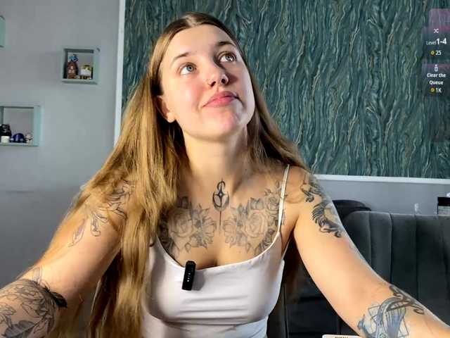 Naughty-Mailey live cam on BongaCams