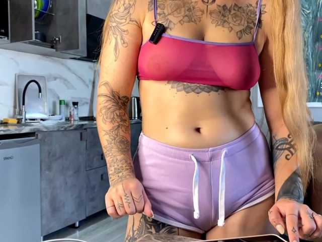 Naughty-Mailey live cam on BongaCams