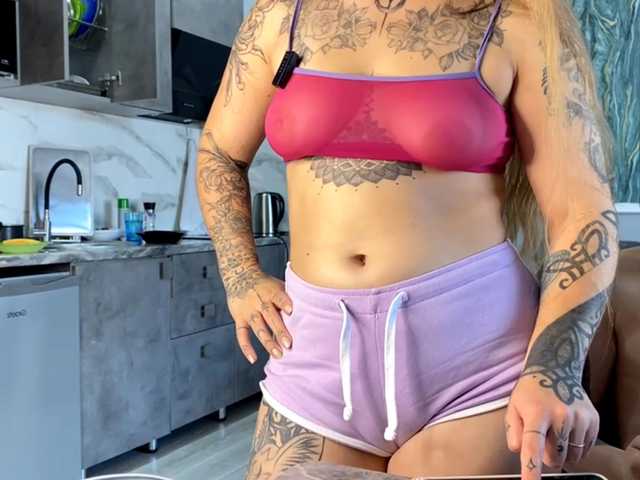 Naughty-Mailey live cam on BongaCams