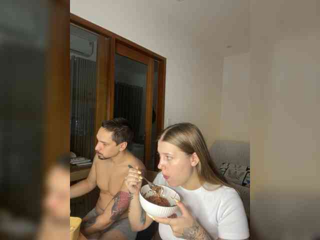 INSOMNIA_COUPLE