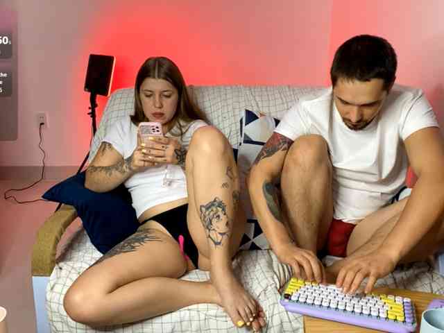 INSOMNIA_COUPLE