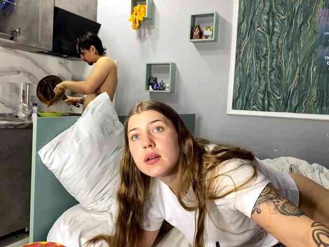INSOMNIA_COUPLE