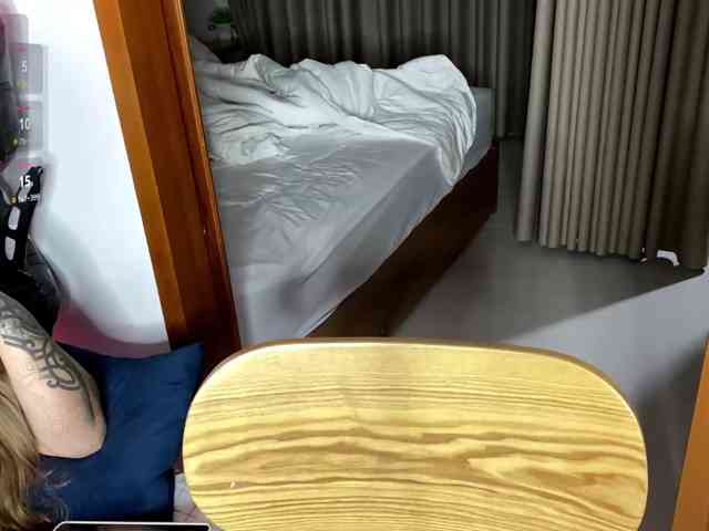 INSOMNIA_COUPLE