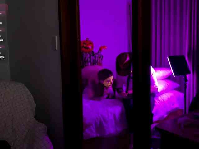 Model: INSOMNIA_COUPLE