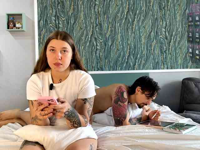 INSOMNIA_COUPLE