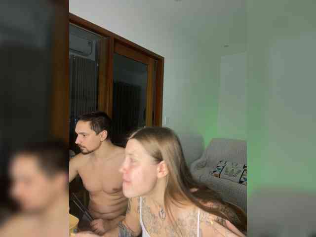 INSOMNIA_COUPLE