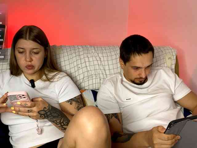 INSOMNIA_COUPLE