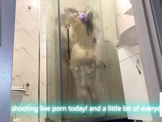 Naughty-Mailey live show