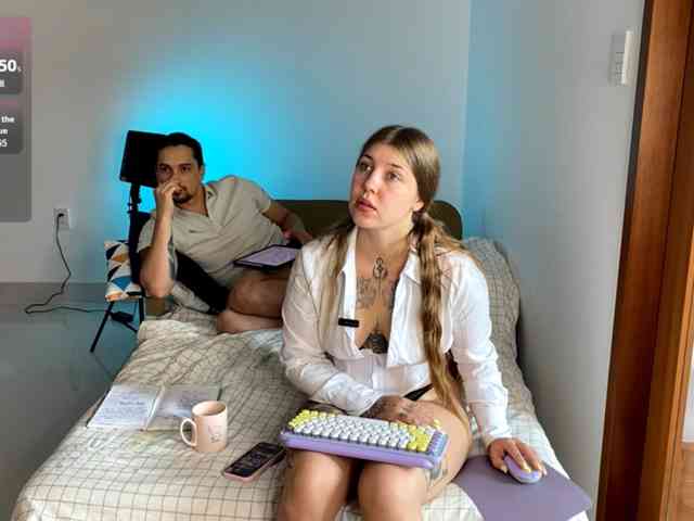 INSOMNIA_COUPLE