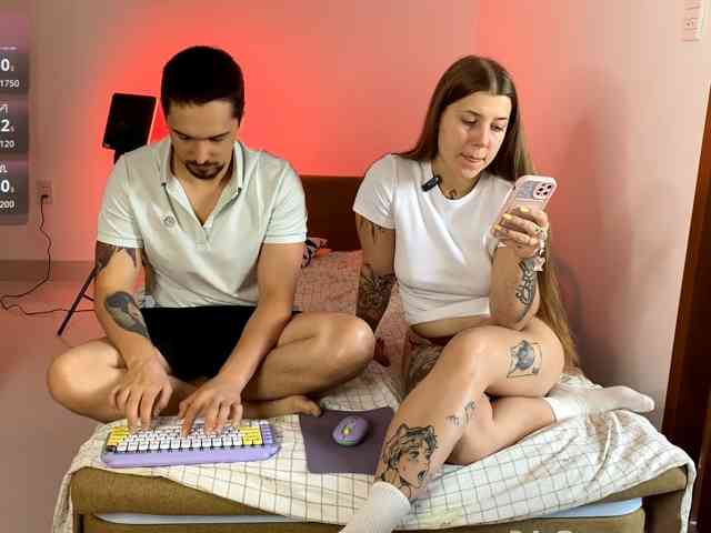 INSOMNIA_COUPLE