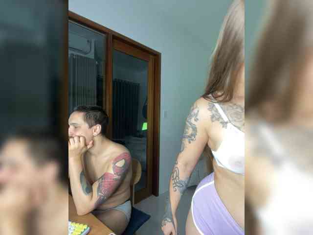 INSOMNIA_COUPLE