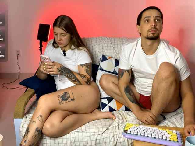 INSOMNIA_COUPLE