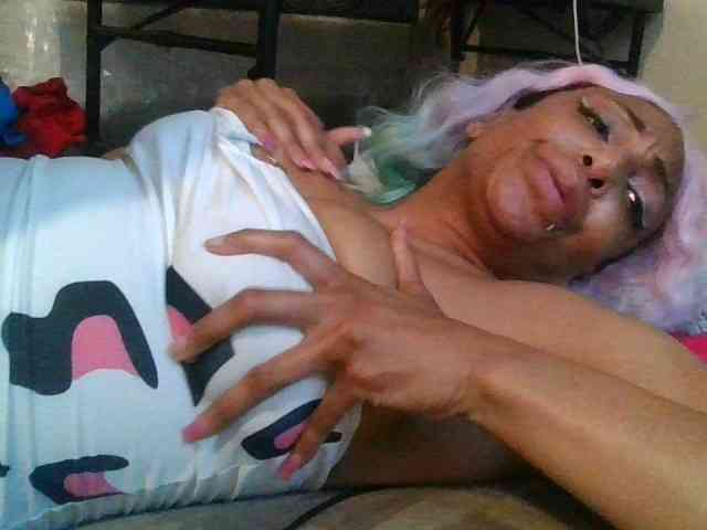 hornycumqueenxoxo
