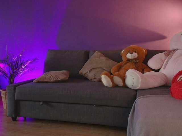 AnyaKim1 live cam
