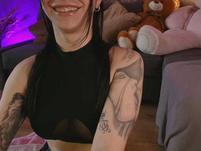AnyaKim1 live cam on BongaCams
