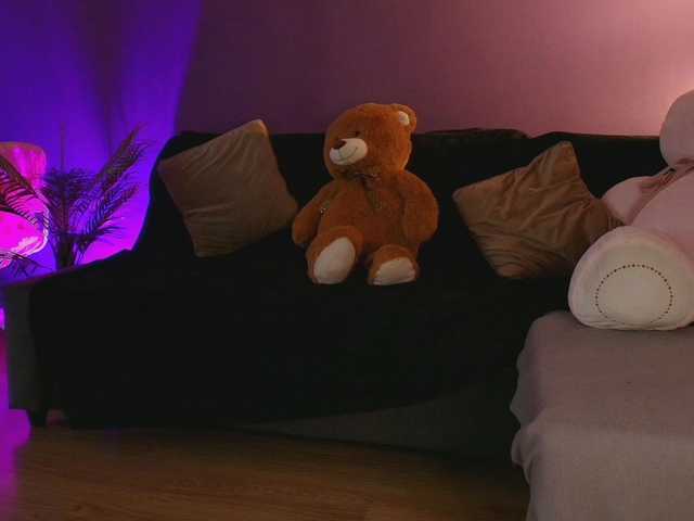 AnyaKim1 webcam
