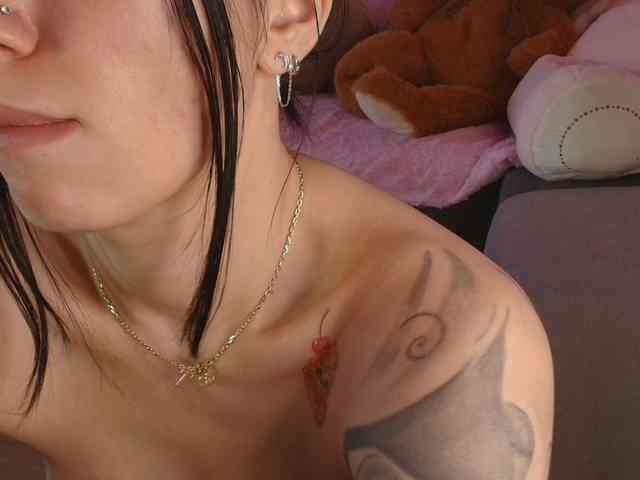 AnyaKim1 webcam