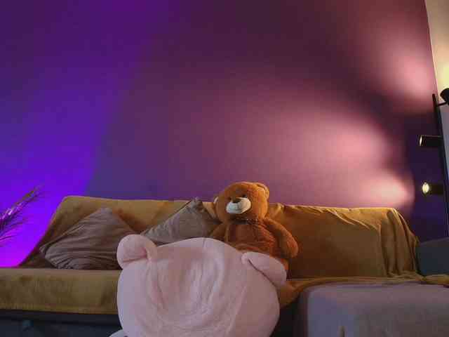 AnyaKim1 webcam