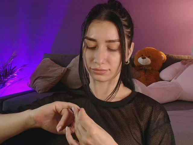 AnyaKim1 webcam