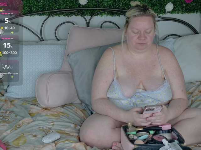 Siennaluxx live cam on BongaCams