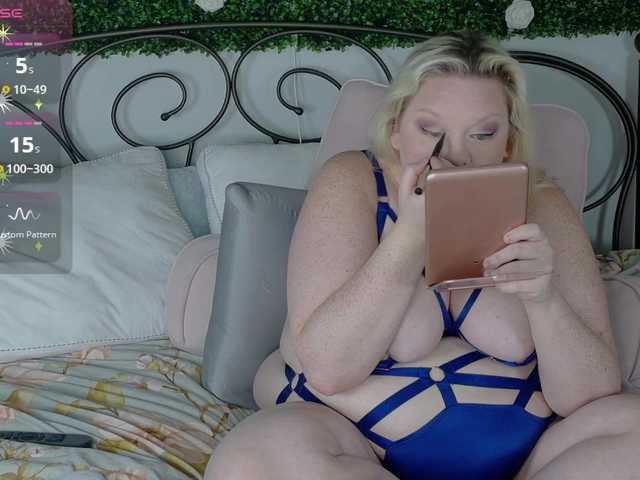 Siennaluxx live cam on BongaCams