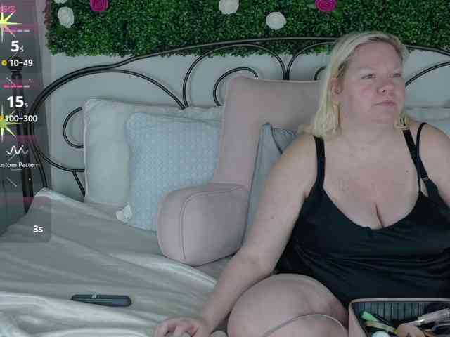 Siennaluxx webcam