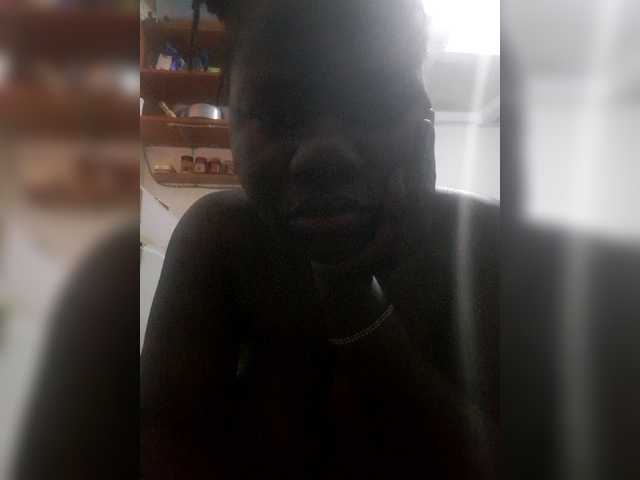 Melanin-pixie live cam on BongaCams