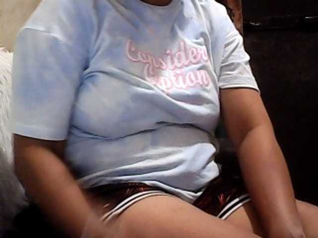 Chatty22 live webcam show