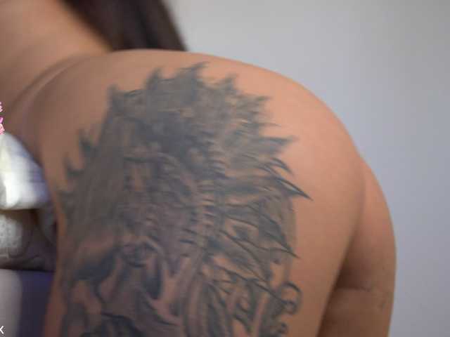 zennda live cam on BongaCams