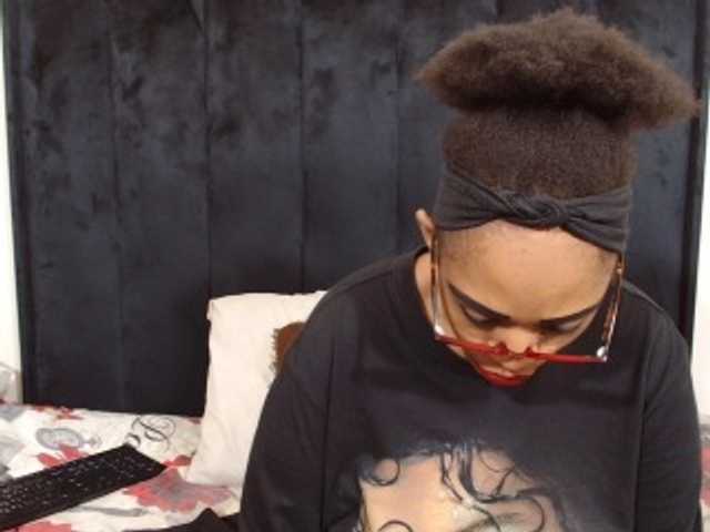 SultryDiva live cam preview