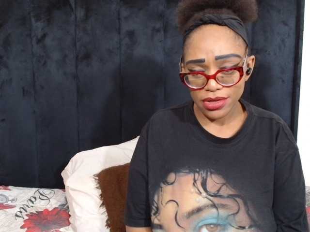 SultryDiva, en directo ahora en BongaCams