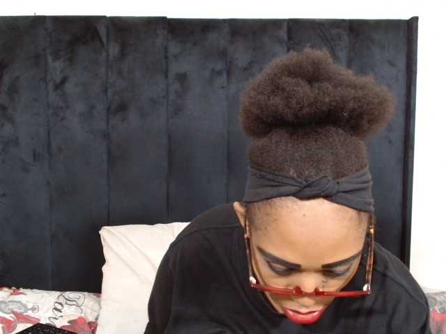 SultryDiva live on BongaCams