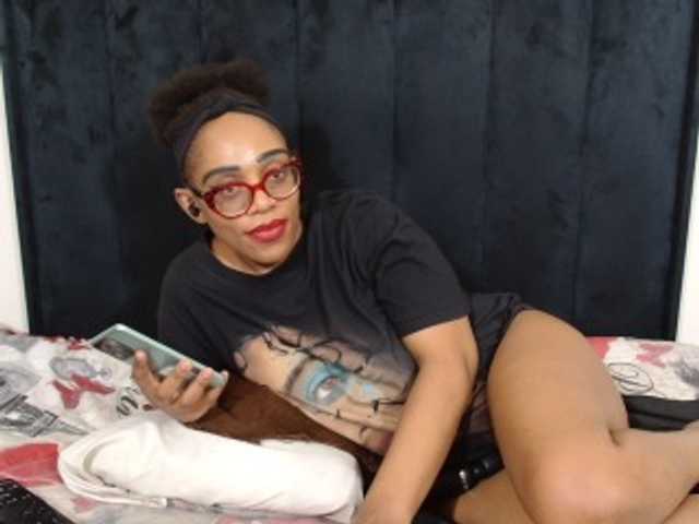 SultryDiva live cam preview
