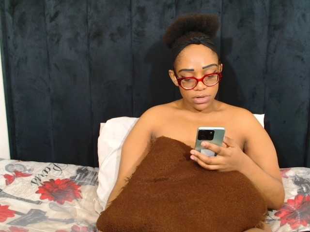 SultryDiva live cam on BongaCams