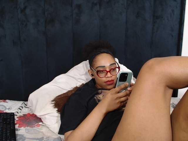 SultryDiva, live now on BongaCams