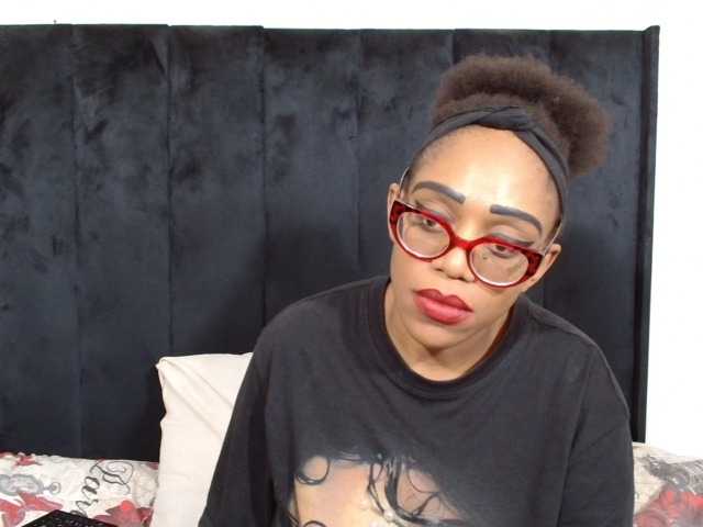 SultryDiva live cam preview