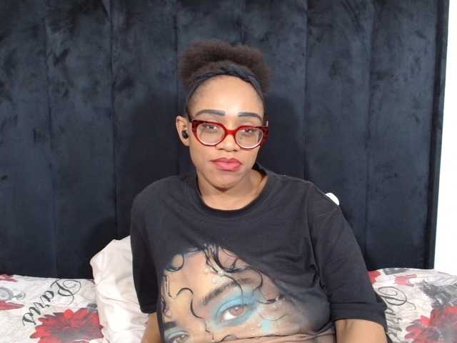 SultryDiva, en directo ahora en BongaCams