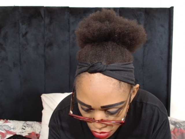 SultryDiva live cam preview