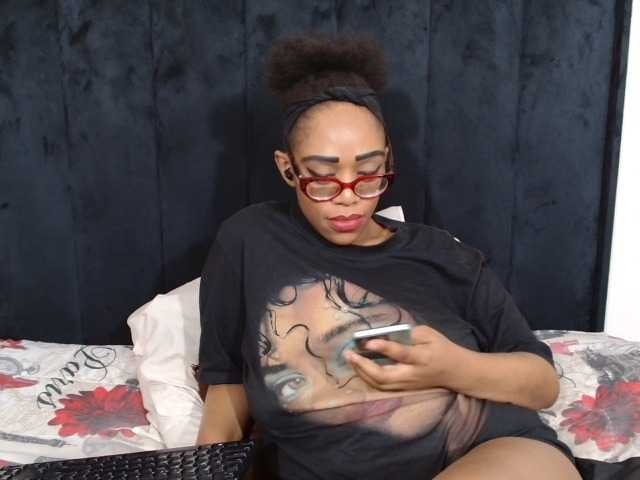 SultryDiva, live now on BongaCams