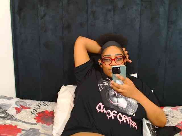 SultryDiva webcam