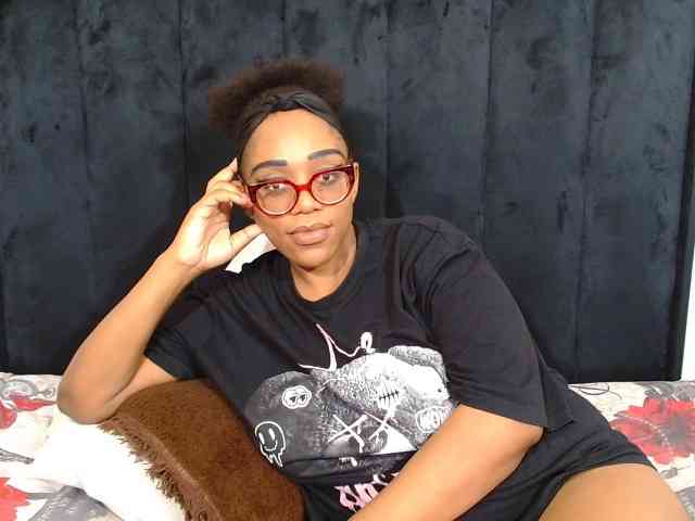 SultryDiva webcam