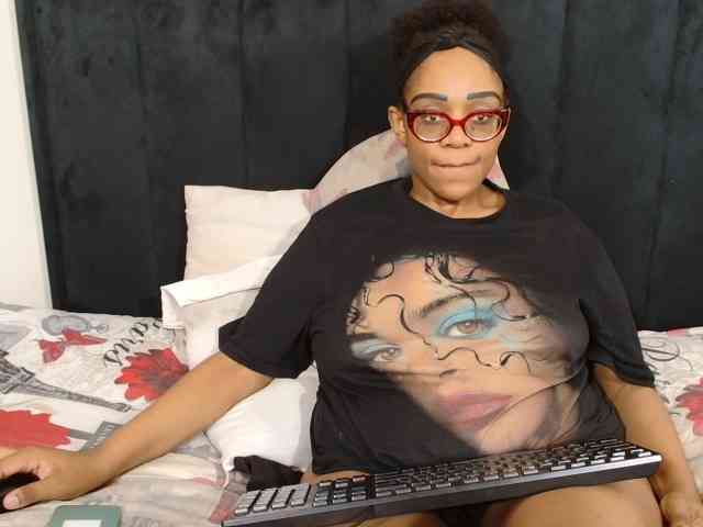 SultryDiva webcam