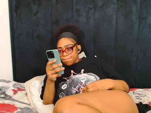 SultryDiva webcam