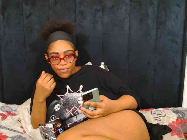 SultryDiva webcam