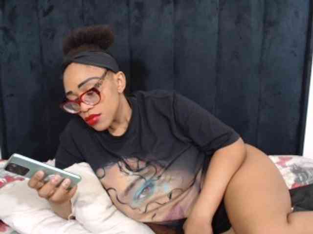 SultryDiva webcam