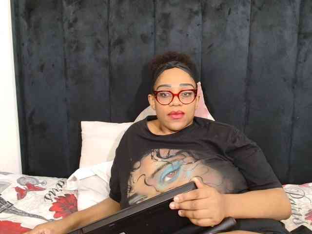 SultryDiva webcam