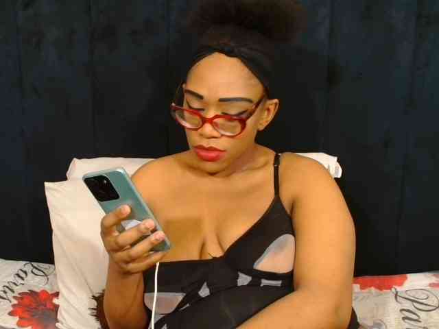 SultryDiva webcam