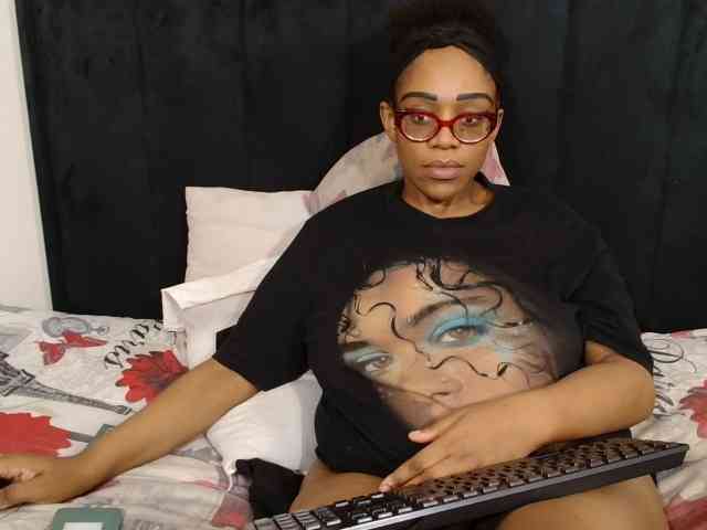 SultryDiva webcam