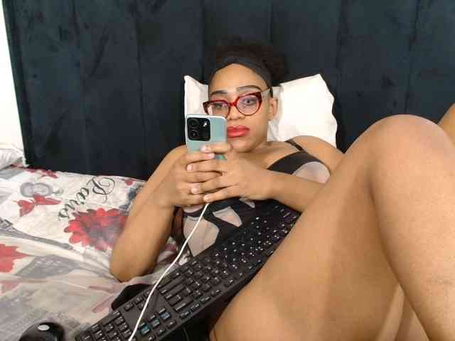 SultryDiva webcam